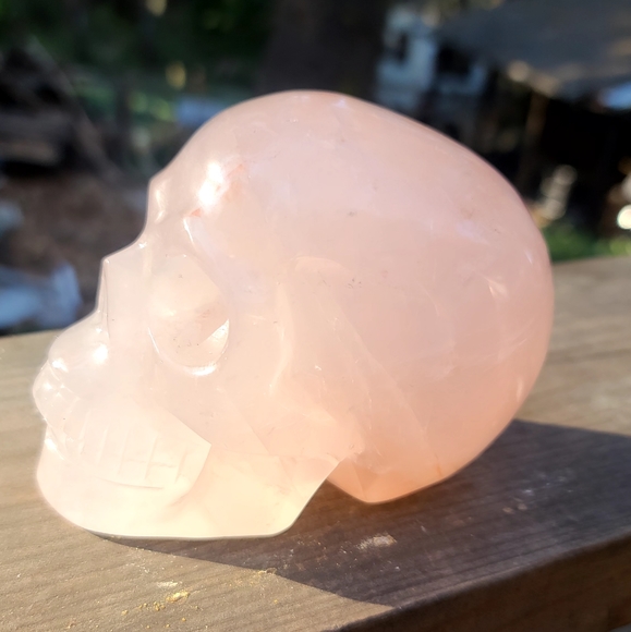 Pink Quartz with red inclusions handcarved skull 💀 - Picture 6 of 12